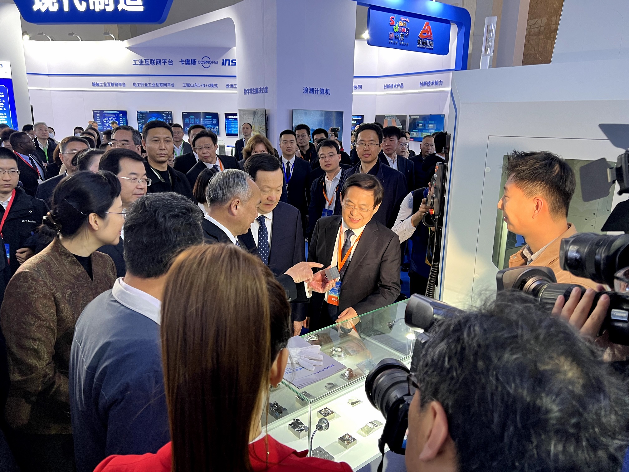 省委書(shū)記評(píng)價(jià)模具(可用素材2).jpg 省委書(shū)記評(píng)價(jià)模具(可用素材2).jpg